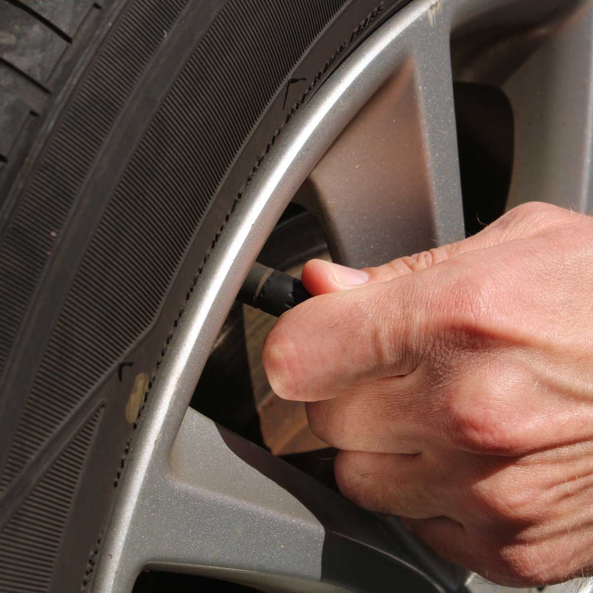 How To Check Car Tire Pressure Without A Gauge?